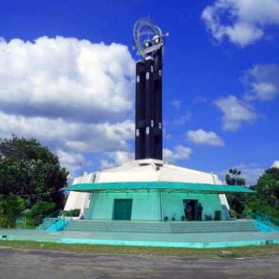 Tugu khatulistiwa