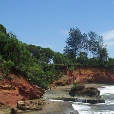 Pantai Lais