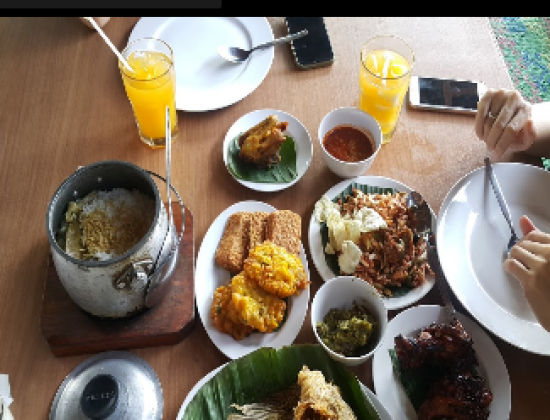 Gurih 7 Bogor – Saung Lesehan & Kuliner Sunda