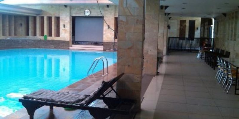Kolam Renang Duta Berlian