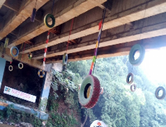 Swing Jumping Jembatan Grand Depok City