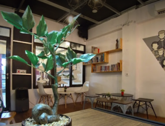 Lantai Dua Coffee and Book